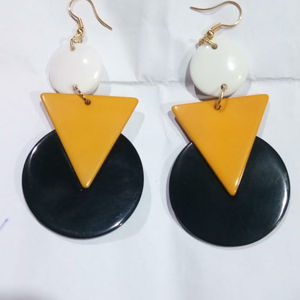 ต่างหูแฟชั่นเรซินรูปร่างน่ารักสำหรับผู้หญิงต่างหูห้อยดีไซน์ล่าสุดสำหรับใช้ในชีวิตประจำวัน - Product Image 1