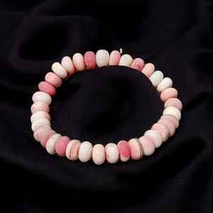 Pulsera de cuentas de ópalo Rosa estilo 2025 hecha a mano, aspecto bohemio, joyería de piedras preciosas elásticas ligeras para regalo de aniversario para mujer - Product Image 4