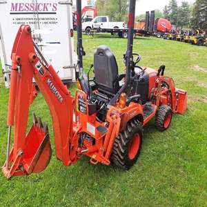 Nouveau mini tracteur Kubota 4x4 compact avec chargeur frontal, équipement agricole - Product Image 3