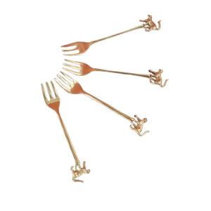 Fourchette au design ananas luxueux avec finition dorée Style tropical élégant Couverts de qualité supérieure durables pour un dîner élégant - Product Image 6