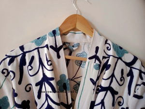 Chaqueta Bordada Suzani Kantha Hecha a Mano, Abrigo Cálido de Invierno, Manga Larga, Ecológico, Túnica Uzbeko Suzani, Cintura Natural - Product Image 2