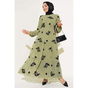 Vestido de gasa con patrón de flores bordadas verde almendra - Product Image 3