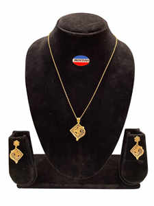 Ensemble de bijoux classiques délicats collier pendentif en forme de cœur creux boucles d'oreilles en pierre naturelle plaqué laiton étanche pour les femmes - Product Image 6