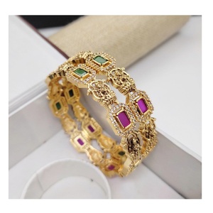 Bracelets AD cloutés en pierre élégante de la meilleure qualité pour les festivals et les occasions spéciales disponibles pour l'achat en gros à bas prix - Product Image 1