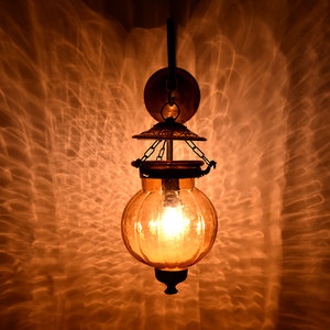 Lámpara Colgante Antigua de Color Naranja, Lámpara de Pared Hecha a Mano en India - Product Image 1