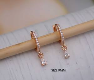 Pendientes de Aro de Acero Inoxidable con Diseño Elegante, Chapado en Oro, Modernos, Minimalistas, con Circonitas Cúbicas Brillantes, para Regalo de Mujer - Product Image 1