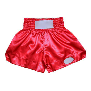 Pantalones cortos de Muay Thai duraderos personalizables hechos en Pakistán para boxeo, entrenamiento de gimnasia, ropa de artes marciales de poliéster - Product Image 3