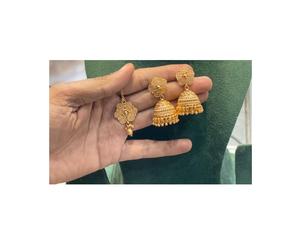 Conjunto de collar chapado en oro clásico de calidad premium de diseñador con aretes Tikka, colección para bodas, compromisos y fiestas para mujeres. - Product Image 2