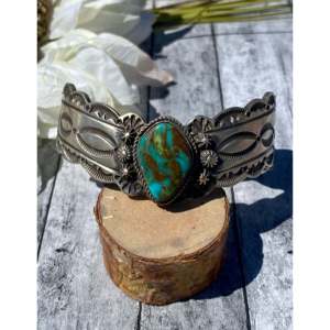 Bracelet manchette tendance Freddie Maloney en turquoise Royston et argent sterling, fait main Navajo - Product Image 1