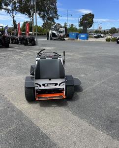 Tondeuse autoportée à rayon de braquage zéro BOBCAT ZS4000 avec moteur de boîte de vitesses à pompe - pour les industries de la construction - Nouveau - Product Image 2
