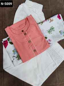 Vêtements ethniques indiens Magic Slub Kurti avec crêpe avec impression numérique Dupatta et rayonne Pent avec broderie Kurtis grande taille - Product Image 4