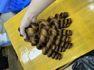 Perruque cheveux humains bouclés Balayage couleur piano qualité supérieure des cheveux bruts vietnamiens - Product Image 2