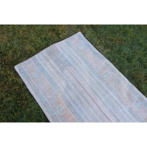 Alfombra Turca Vintage de 3.1x4.8 pies (93x146 cm), Alfombra Blanca y Azul Sólida - Product Image 5