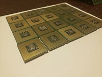 Processeur de CPU en céramique or bon marché et abordable ferraille de CPU en céramique de récupération d'or disponible à la vente et prêt à expédier