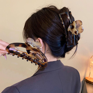 Exportateur de vrac vendant une pince à requin de style nouveau de qualité supérieure meilleurs accessoires de cheveux grande pince à cheveux pour femmes et filles - Product Image 2