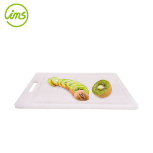 Grande planche à découper PE colorée avec rainure à jus - Product Image 5