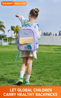 Sac à dos scolaire ergonomique Suneight pour enfants, protection de la colonne vertébrale, motif maison de dessin animé, pour l'école primaire 22326