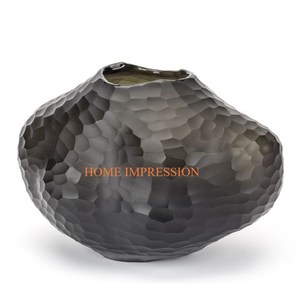 Ensemble de 4 vases et pots à fleurs en aluminium de tailles différentes Accessoires de table au design merveilleux Vases à fleurs pour mariage et événements - Product Image 4