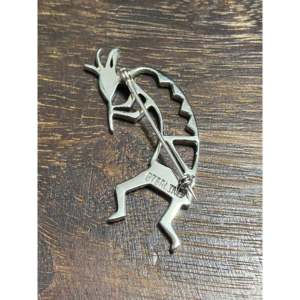 Broche Kokopelli en argent sterling fabriquée par des artisans Navajo, plaquée or, bijoux de mariage, de fiançailles ou de cadeau avec zircon et strass - Product Image 5