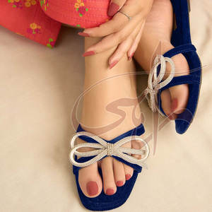 Sandalias de Mujer Hechas en Pakistán, de Moda, con Estampado Antideslizante - Product Image 3