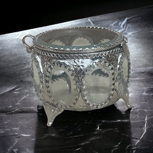 FURBISH HOME DECOR Boîte à bijoux en fer argenté pour bagues, colliers et rangement de cosmétiques - Product Image 1