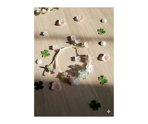 Bracelet floral fait main du Vietnam pour la chance et la paix - Matériel en résine, aspect doux et élégant, parfait pour un usage quotidien et un cadeau lunaire - Product Image 4