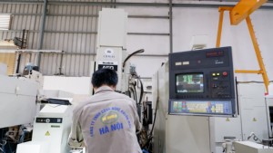 Moldes de inyección de plástico automotriz personalizados de alta calidad Servicios profesionales por fabricante experto en Vietnam - Product Image 3