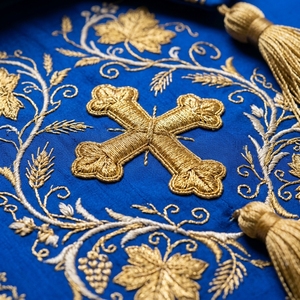 Vestimenta Litúrgica Azul Rey para Iglesia Ortodoxa, Túnica de Clérigo Bordada a Mano con Hilos de Oro, Casulla Sacerdotal, Conjunto de Vestimenta Litúrgica - Product Image 3