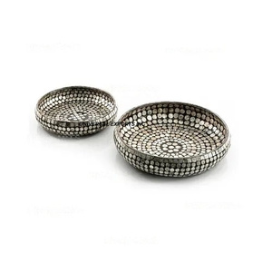 Juego de dos cuencos de chocolate madreperla hechos a mano de diseñador de forma redonda nuevo cuenco de metal cuenco dulce ecológico - Product Image 1