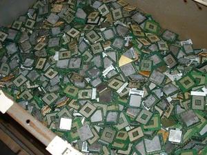 Producto Original Más Vendido: Chatarra de CPU Cerámica para Recuperación de Oro, Disponible en Grandes Cantidades. Compre Chatarra de CPU con Pines de Oro - Product Image 3