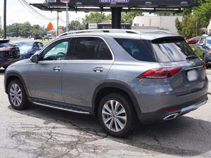 Faible kilométrage 2024 GLE 350 4MATIC Jantes en alliage foncées Sièges en cuir Système de navigation Démarrage à distance Toit ouvrant - Product Image 5