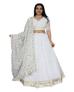 Lehenga Choli en coton crêpe doux lourd de créateur pour l'hiver nouvelle tenue de fête avec impression numérique Flair à volants spécial pour Navratri - Product Image 1