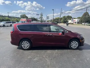 Chrysler Pacifica L Usada de 2018 - Product Image 3