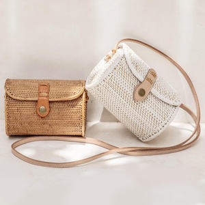 Sacs pour femmes au prix le plus bas, fabriqués en usine au Vietnam, sac à main en rotin naturel, pochette. - Product Image 1