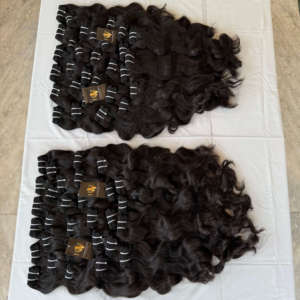 Vendeurs de cheveux bouclés cambodgiens bruts naturels vente en gros de faisceaux de cheveux à cuticule alignée Vendeur de cheveux bruts du temple indien en Inde - Product Image 2