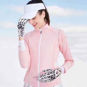 Gant de golf droit de haute qualité pour femmes en blanc et bleu respirant anti-dérapant en cuir PU-Premium for Sports - Product Image 6