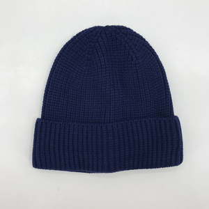 Gorro de punto premium, cálido, suave, cómodo, elástico, estilo skull cap, elegante, para exteriores, para clima frío, accesorio perfecto para el invierno. - Product Image 4