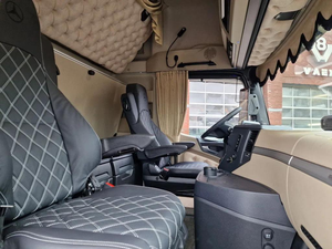 Tracteur routier 2025 robuste 4x2, 630 CV, diesel, transmission automatique, système pneumatique complet, retardateur, cabine longue portée à toit surélevé - Product Image 2