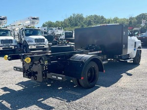 Véhicule de transport routier professionnel conçu pour l'accouplement de remorques et la livraison de marchandises, prêt à la mobilité - Product Image 6