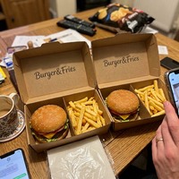 Boîtes à frites personnalisées en papier jetables pour frites, emballage pour frites, boîte à frites pour la restauration rapide, les chips, les collations à emporter