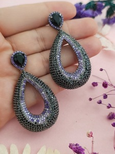 Boucles d'oreilles tendance pour femmes et filles, en laiton plaqué argent avec zircon, pour mariage, fiançailles, anniversaires et fêtes - Product Image 2