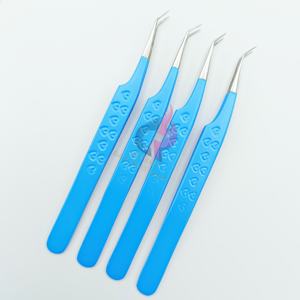 Mango de agarre de corazón, pinzas de extensión de pestañas de acero inoxidable azul cielo de 45 grados para un agarre perfecto de pestañas clásicas y de volumen - Product Image 4