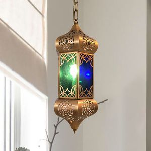 Linterna colgante de hierro de metal marroquí tradicional con intrincado scrollwork ideal para hogares con decoración mediterránea - Product Image 4