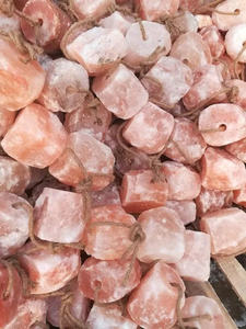 Pierre minérale pour le bétail soutient la croissance de la digestion et la santé immunitaire chez tous les animaux avec corde Himalaya - Product Image 2