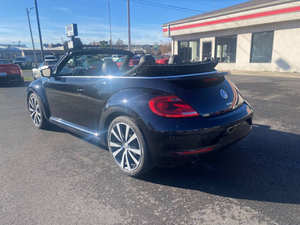 Auto Usado de Calidad a Precio Accesible, Volkswagen Beetle Convertible 2016, Volante a la Izquierda - Product Image 6