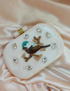 Bolso de mano de resina bordado blanco con piedra pesada, Perla de imitación, chapado en oro, bolso con abalorio de mariposa Vintage para boda de mujer - Product Image 2