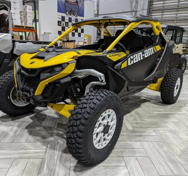 Pronto per la spedizione 2024 Can-Am Maverick R X RS Carbon Black & Neo Yellow Broward Motorsports