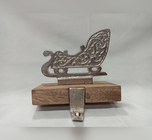 Soporte para medias de Navidad con forma de Reno con Base de madera Soporte de aluminio decorativo para el hogar Mantel de Navidad Uso de exhibición festiva - Product Image 6