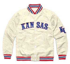 Chaqueta universitaria de mezcla de satén al por mayor chaqueta de béisbol de inspiración retro cuello levantado bordado opciones delanteras impermeable a prueba de viento - Product Image 5