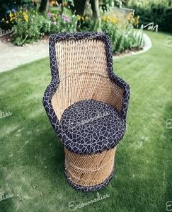 Chaise en rotin de bambou antique faite à la main Belle chaise Sarkanda confortable faite à la main Meubles de patio de jardin Chaise de salle à manger - Product Image 4